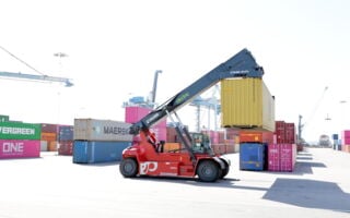 Port of Helsingborg furthers its sustainability goals with delivery of Sweden’s first electric reachstacker